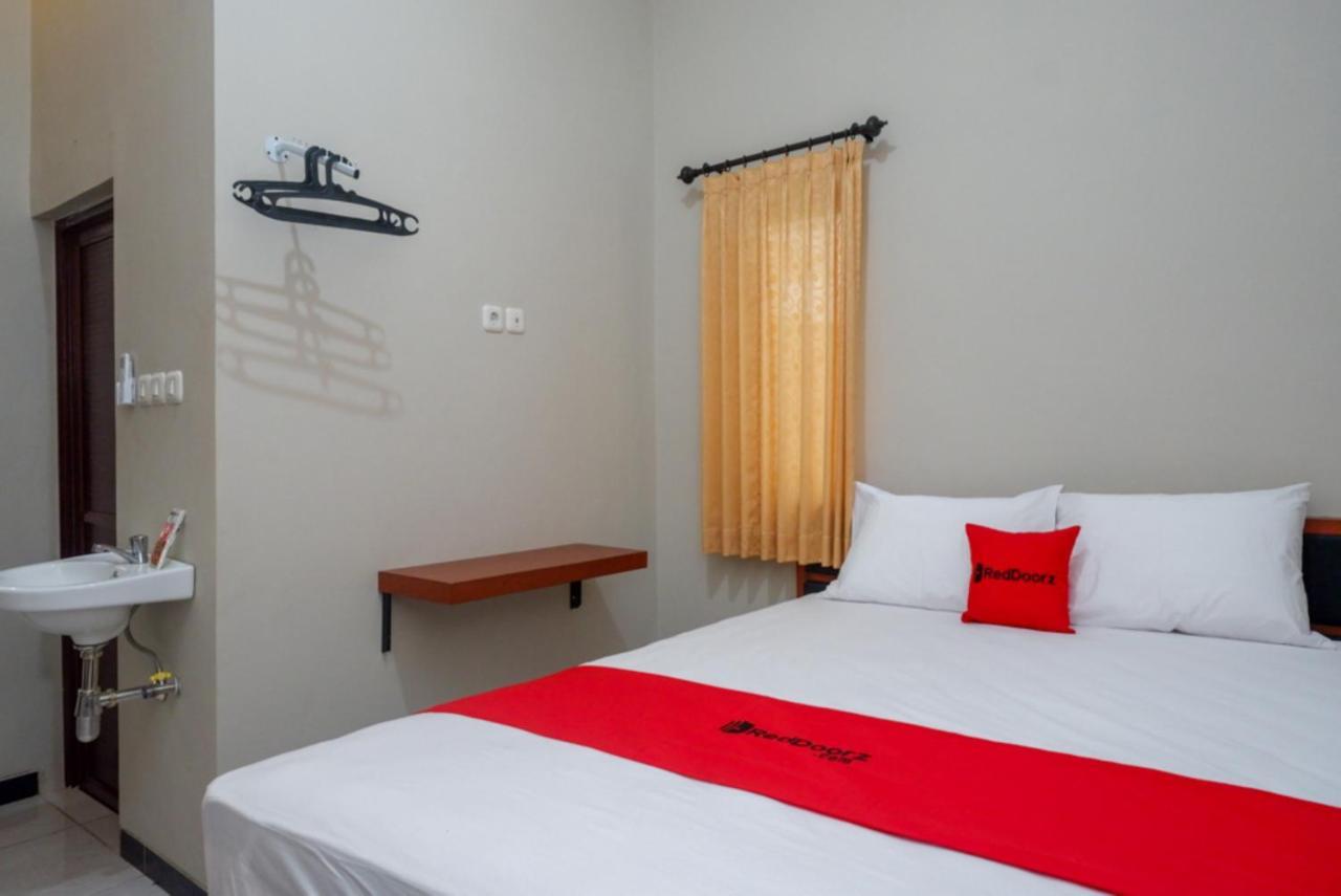 Готель Reddoorz Near Kampus Ump Purwokerto 2 Sumbang Екстер'єр фото