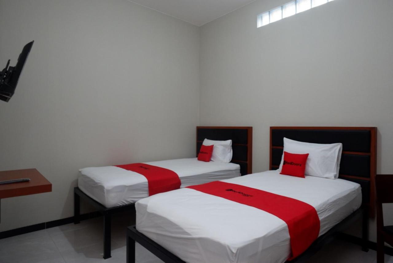 Готель Reddoorz Near Kampus Ump Purwokerto 2 Sumbang Екстер'єр фото