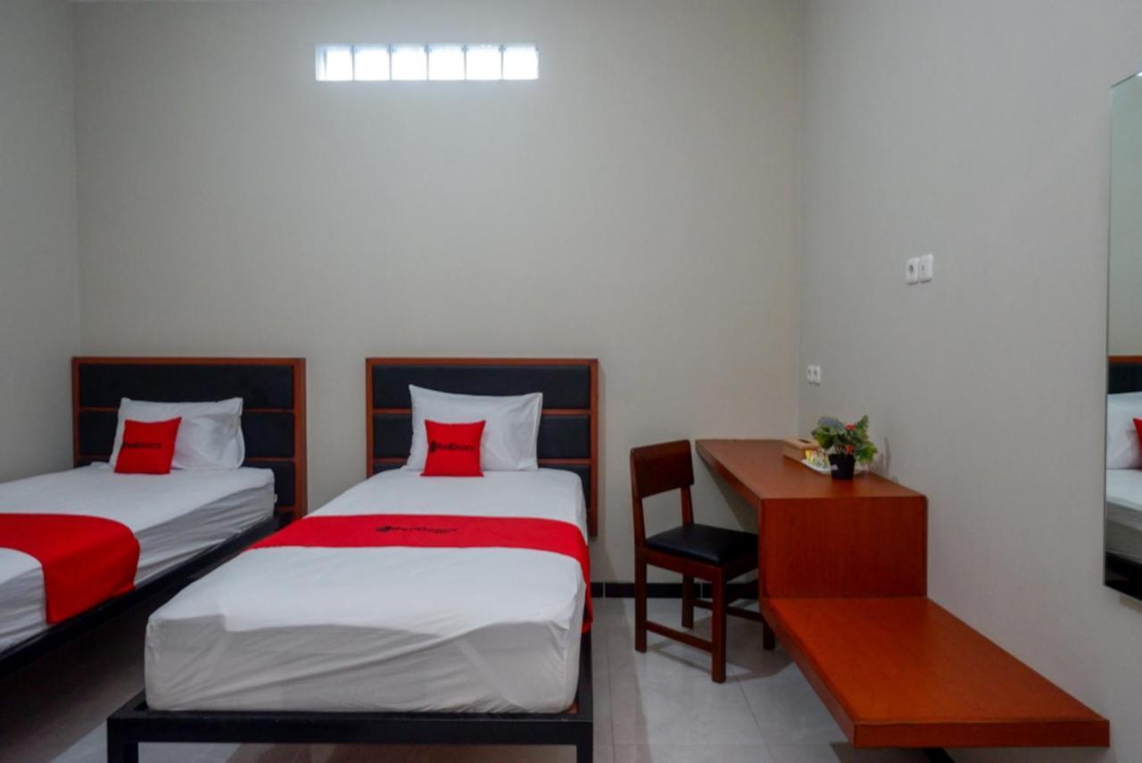 Готель Reddoorz Near Kampus Ump Purwokerto 2 Sumbang Екстер'єр фото